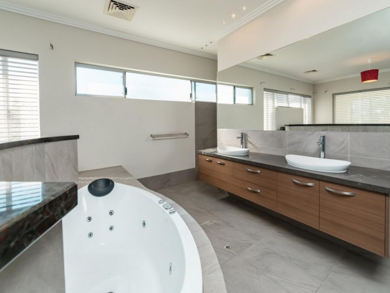 31 Sedgeland Way, Ascot WA 6104