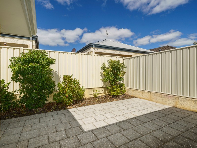 23/27 Barfield Road, Hammond Park WA 6164