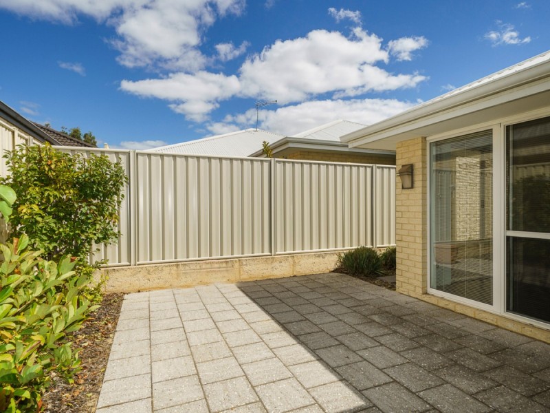 23/27 Barfield Road, Hammond Park WA 6164