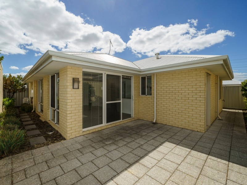 23/27 Barfield Road, Hammond Park WA 6164