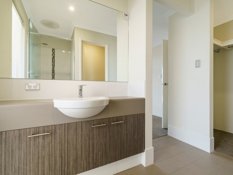 23/27 Barfield Road, Hammond Park WA 6164