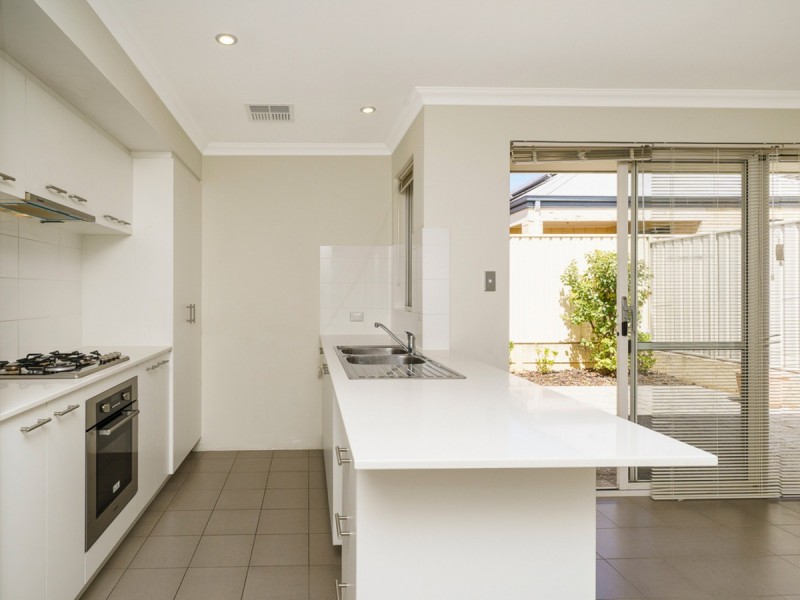 23/27 Barfield Road, Hammond Park WA 6164