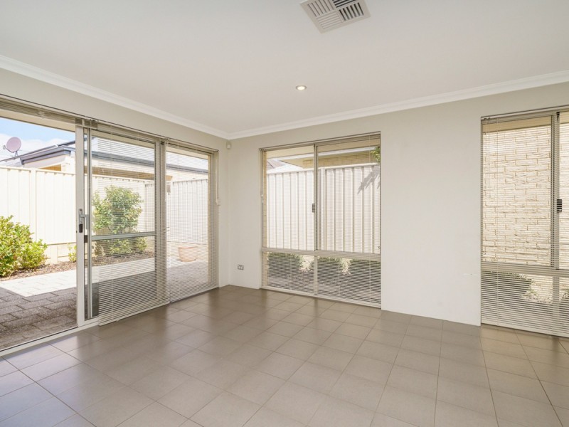 23/27 Barfield Road, Hammond Park WA 6164