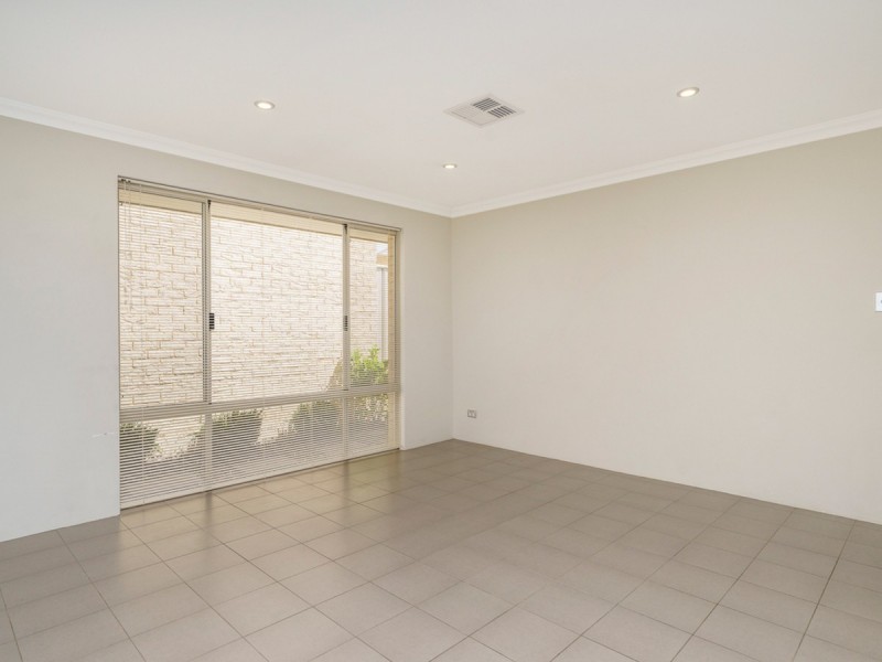 23/27 Barfield Road, Hammond Park WA 6164