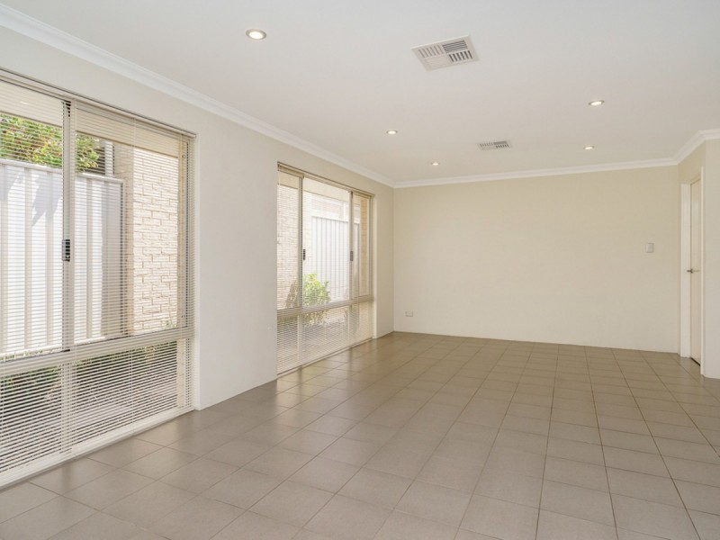 23/27 Barfield Road, Hammond Park WA 6164