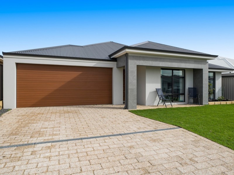 5 Criddle Way, Hammond Park WA 6164