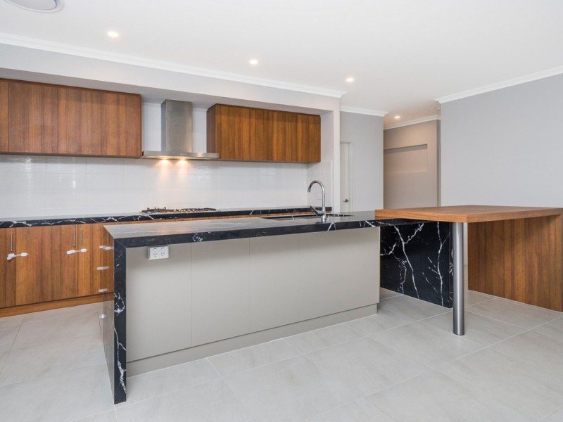 5 Criddle Way, Hammond Park WA 6164