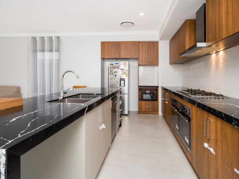 5 Criddle Way, Hammond Park WA 6164
