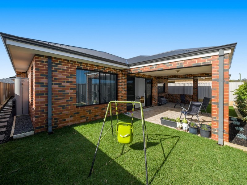 5 Criddle Way, Hammond Park WA 6164