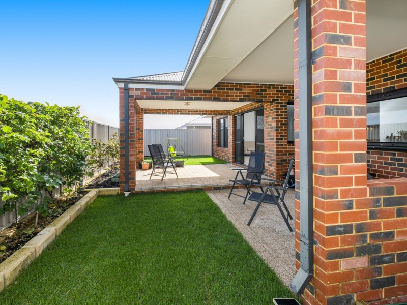 5 Criddle Way, Hammond Park WA 6164