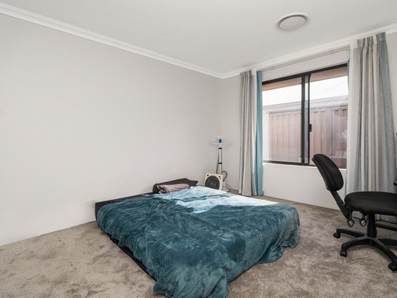 5 Criddle Way, Hammond Park WA 6164