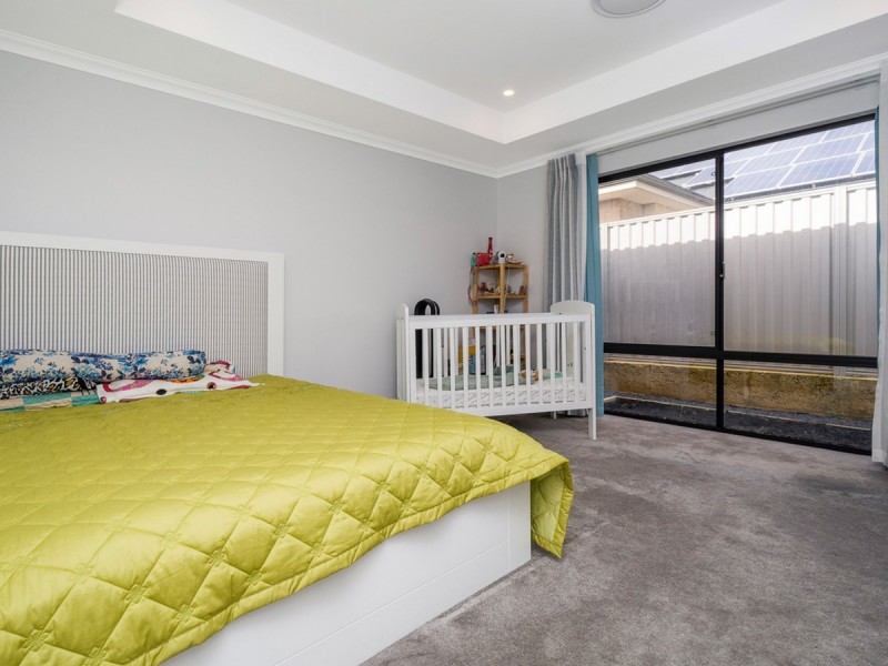 5 Criddle Way, Hammond Park WA 6164