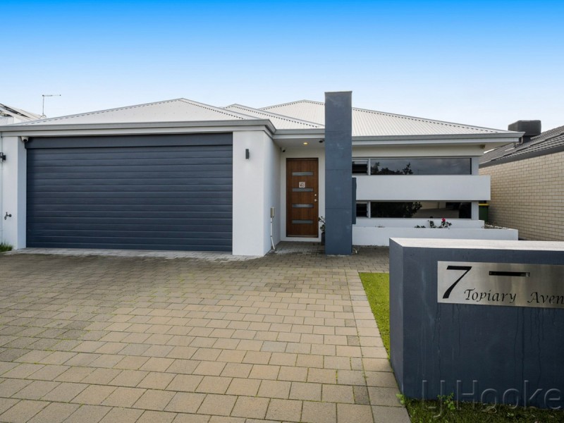 7 Topiary Avenue, Piara Waters WA 6112