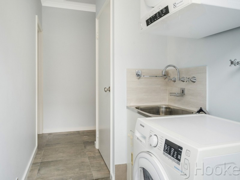 7 Topiary Avenue, Piara Waters WA 6112