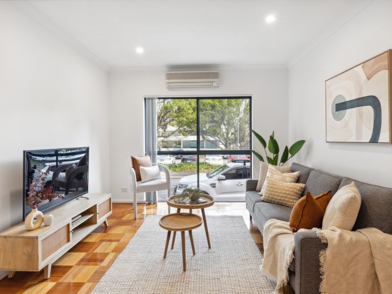 4/22 Saunders Street, East Perth WA 6004