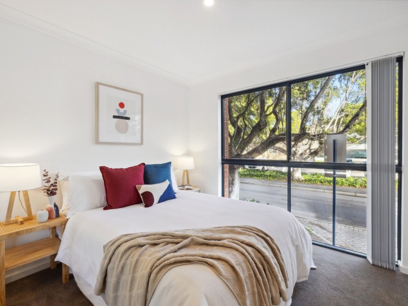 4/22 Saunders Street, East Perth WA 6004