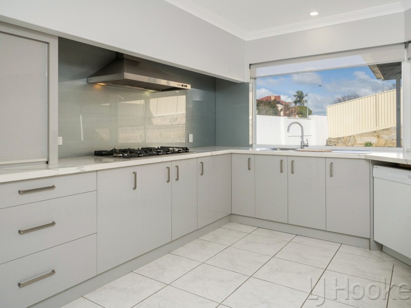 1 Carpenter Rise, Bull Creek WA 6149