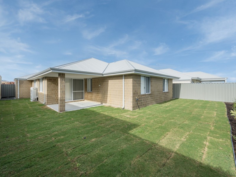 17 Troubridge Approach, Eglinton WA 6034