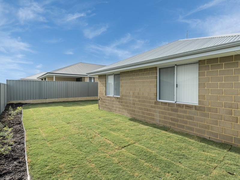 17 Troubridge Approach, Eglinton WA 6034