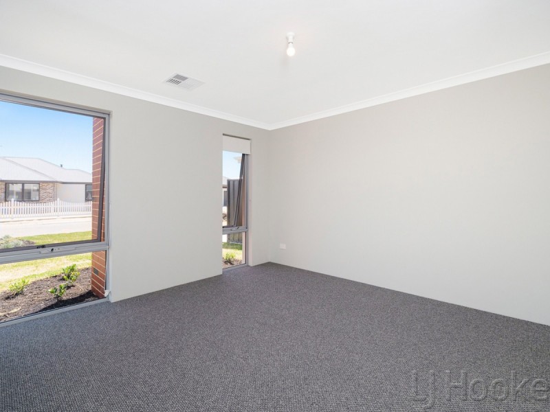 22 Carbunup Close, South Guildford WA 6055