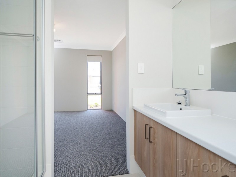 22 Carbunup Close, South Guildford WA 6055