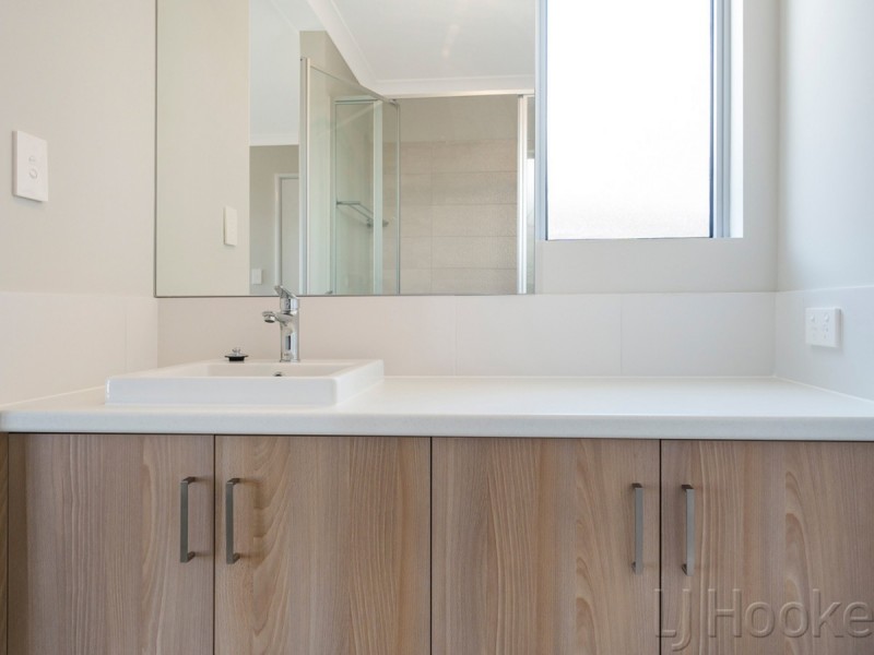 22 Carbunup Close, South Guildford WA 6055