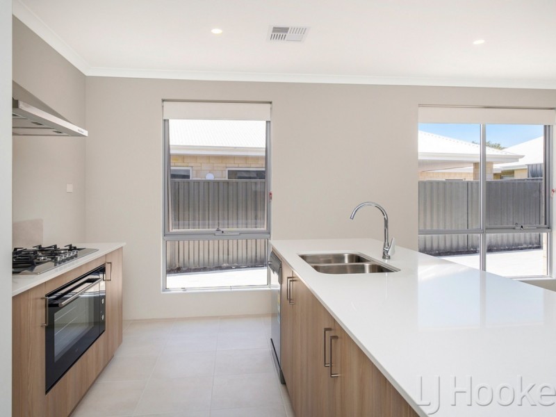 22 Carbunup Close, South Guildford WA 6055