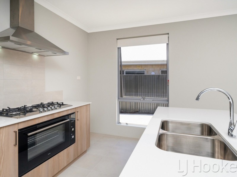 22 Carbunup Close, South Guildford WA 6055