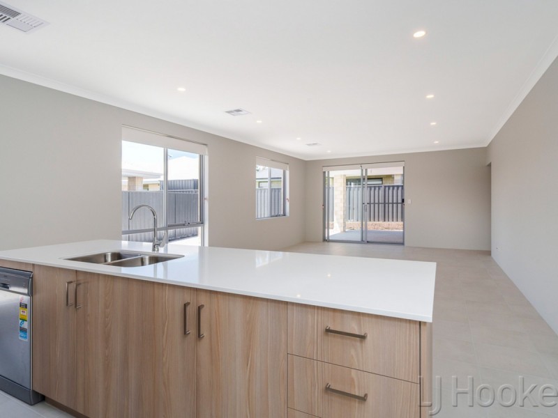 22 Carbunup Close, South Guildford WA 6055