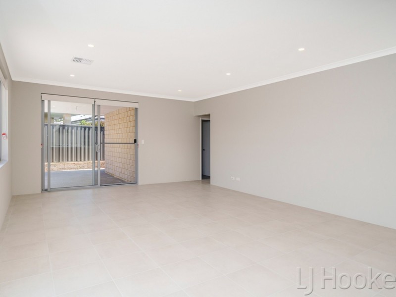 22 Carbunup Close, South Guildford WA 6055