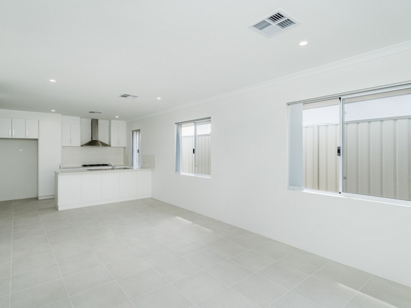 17 Paddle Way, Yanchep WA 6035