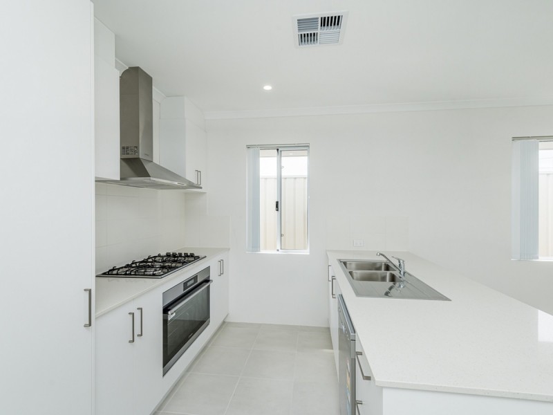 17 Paddle Way, Yanchep WA 6035