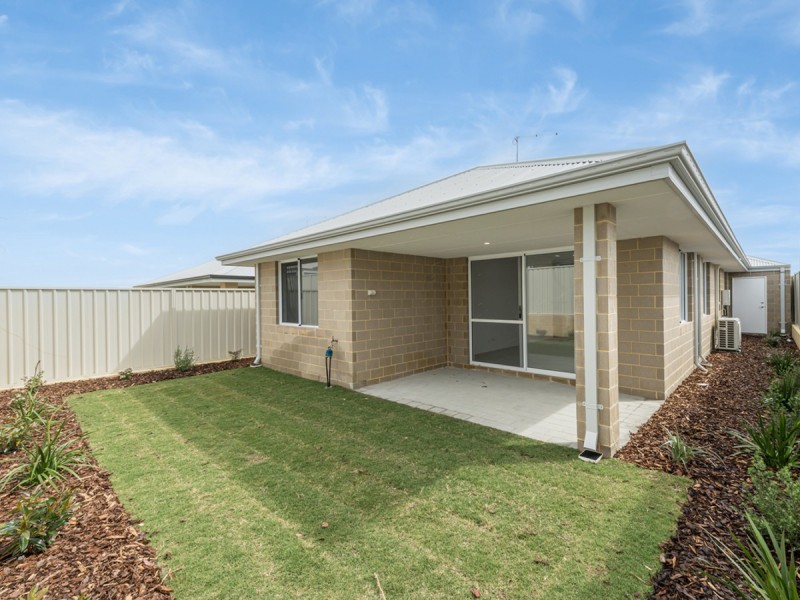 17 Paddle Way, Yanchep WA 6035