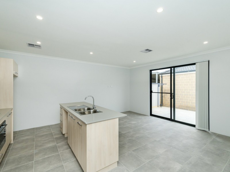 12 Pender Lane, Eglinton WA 6034