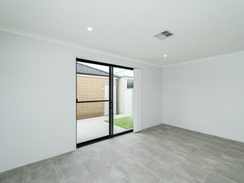 12 Pender Lane, Eglinton WA 6034