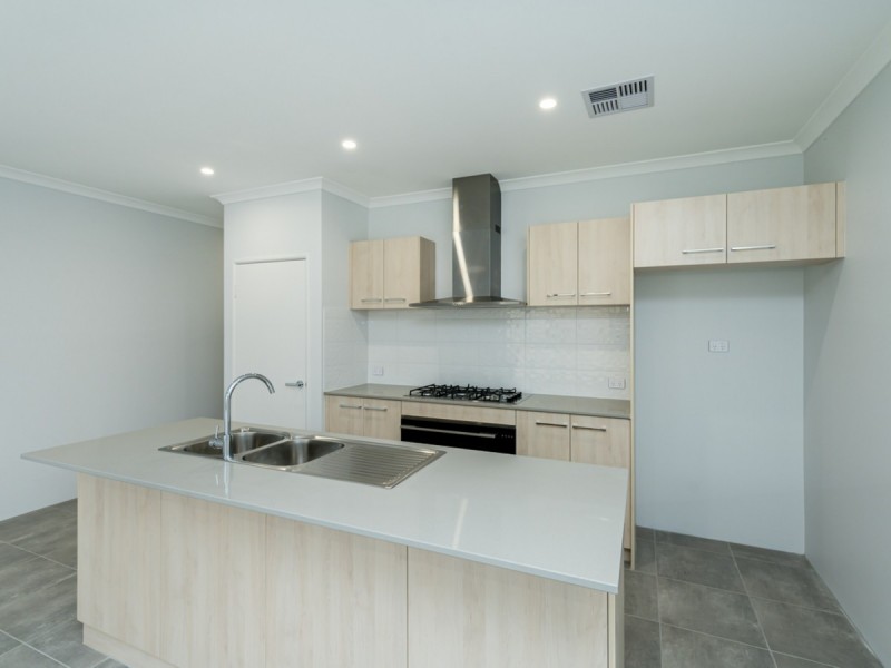 12 Pender Lane, Eglinton WA 6034