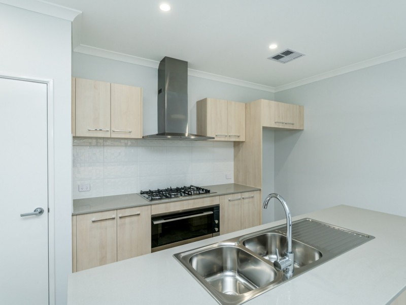 12 Pender Lane, Eglinton WA 6034