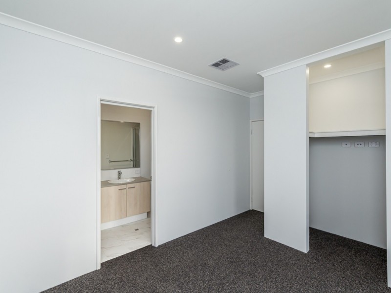 12 Pender Lane, Eglinton WA 6034