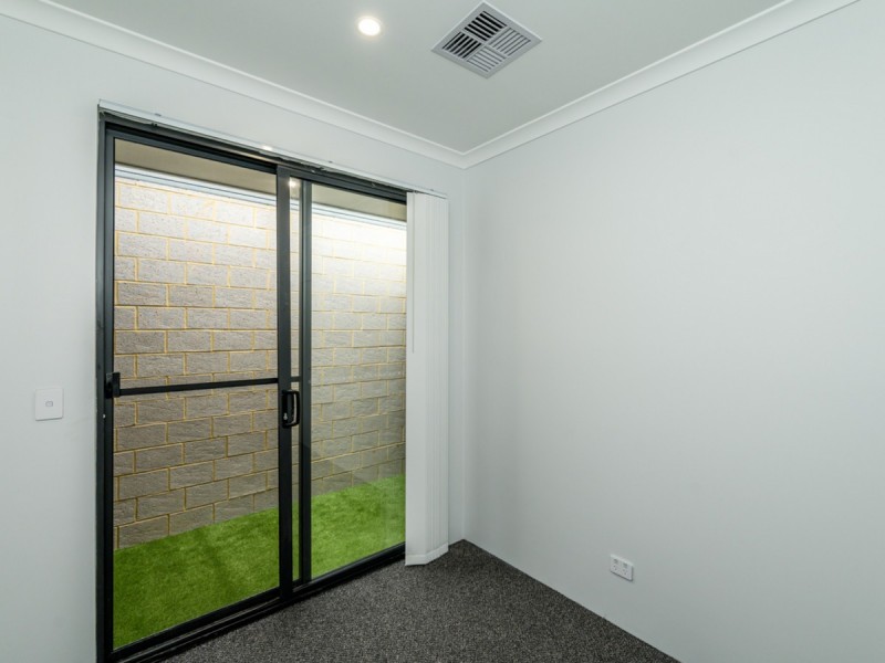 12 Pender Lane, Eglinton WA 6034