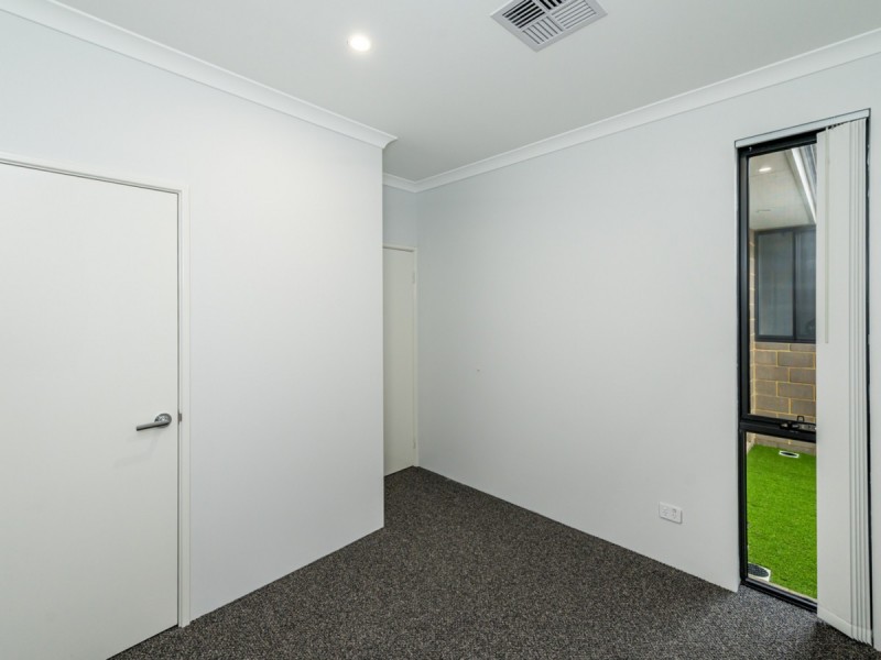 12 Pender Lane, Eglinton WA 6034