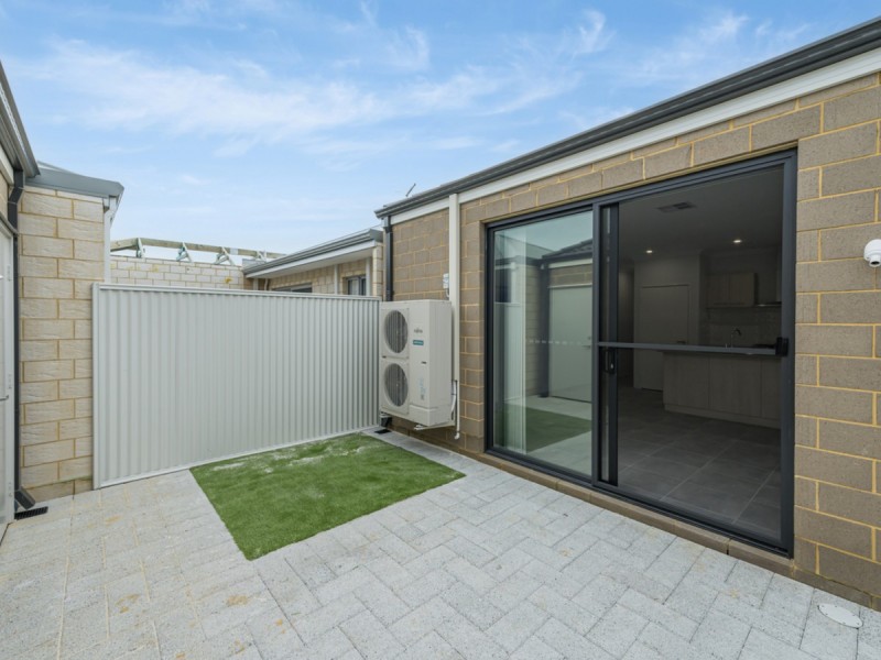 12 Pender Lane, Eglinton WA 6034