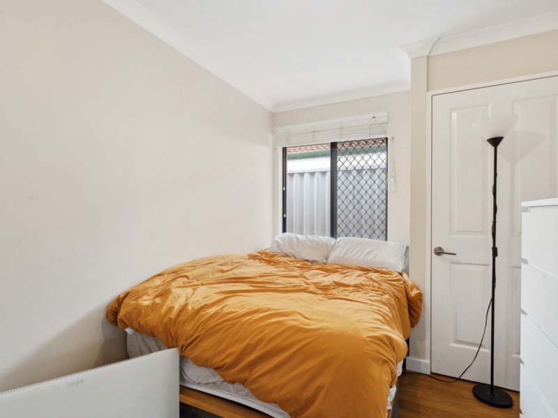 4 Harriet Place, Cloverdale WA 6105