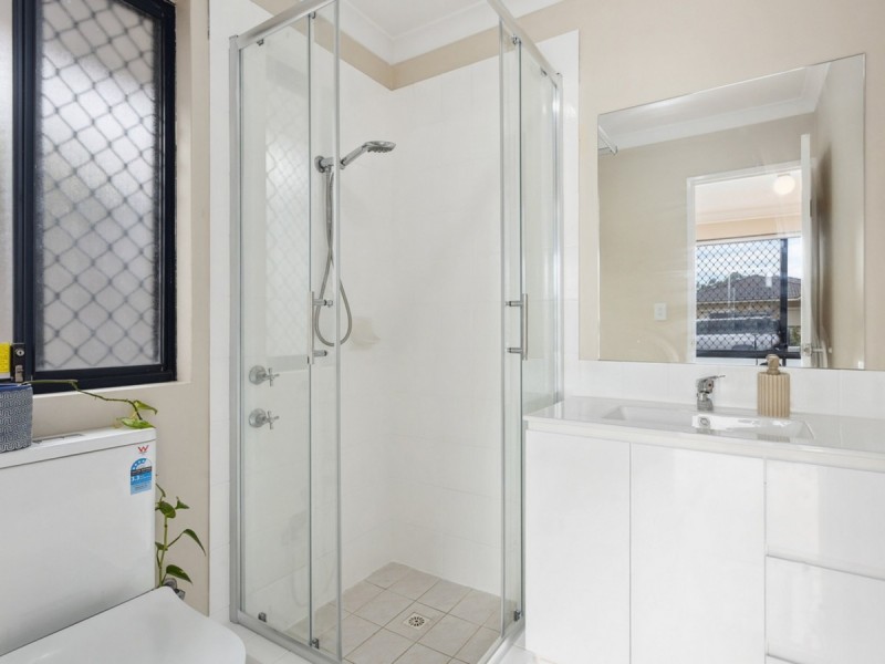 4 Harriet Place, Cloverdale WA 6105