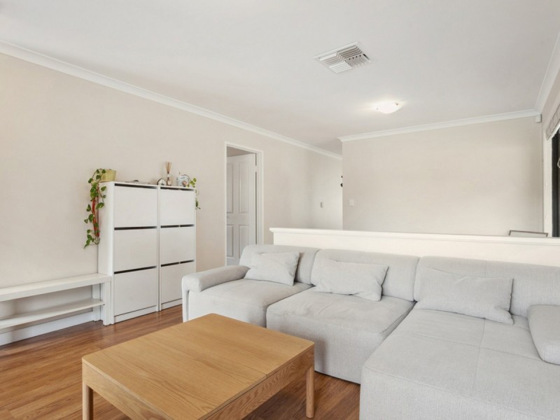 4 Harriet Place, Cloverdale WA 6105