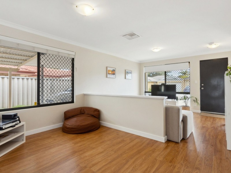 4 Harriet Place, Cloverdale WA 6105