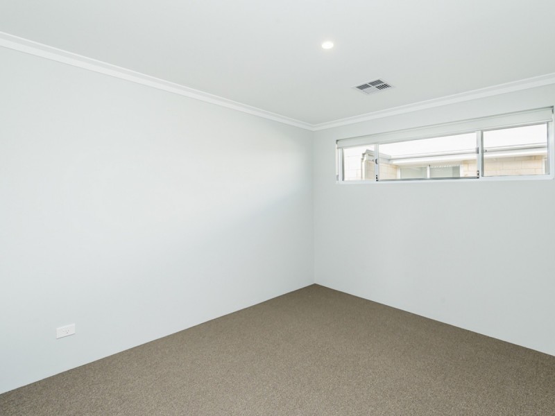 4 Holiday Way, Yanchep WA 6035