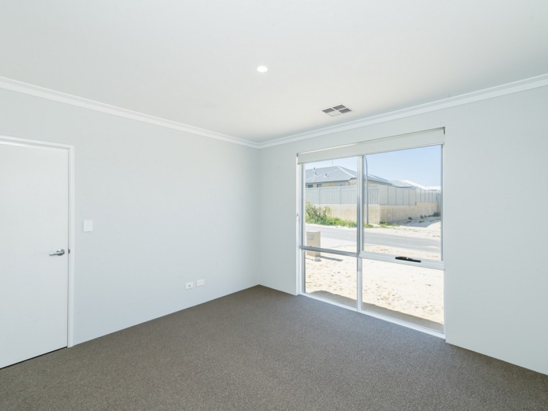 4 Holiday Way, Yanchep WA 6035