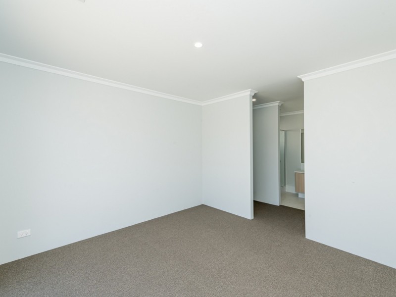 4 Holiday Way, Yanchep WA 6035