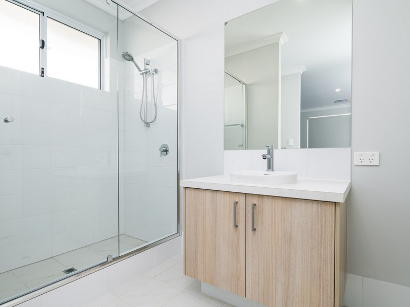 4 Holiday Way, Yanchep WA 6035