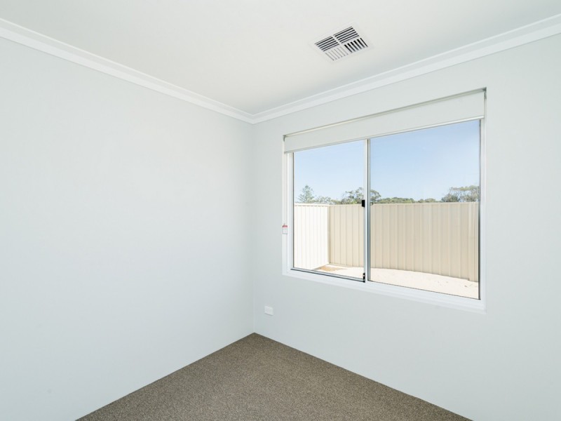 4 Holiday Way, Yanchep WA 6035